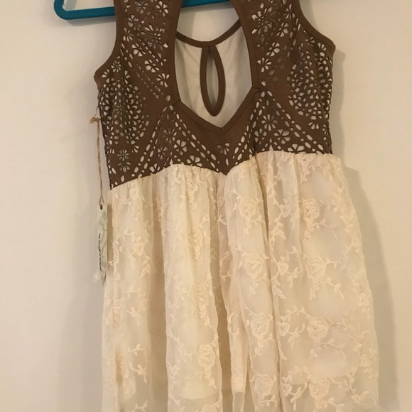 New Gimmicks lace tank - Picture 3 of 4